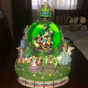 Disney snow globe